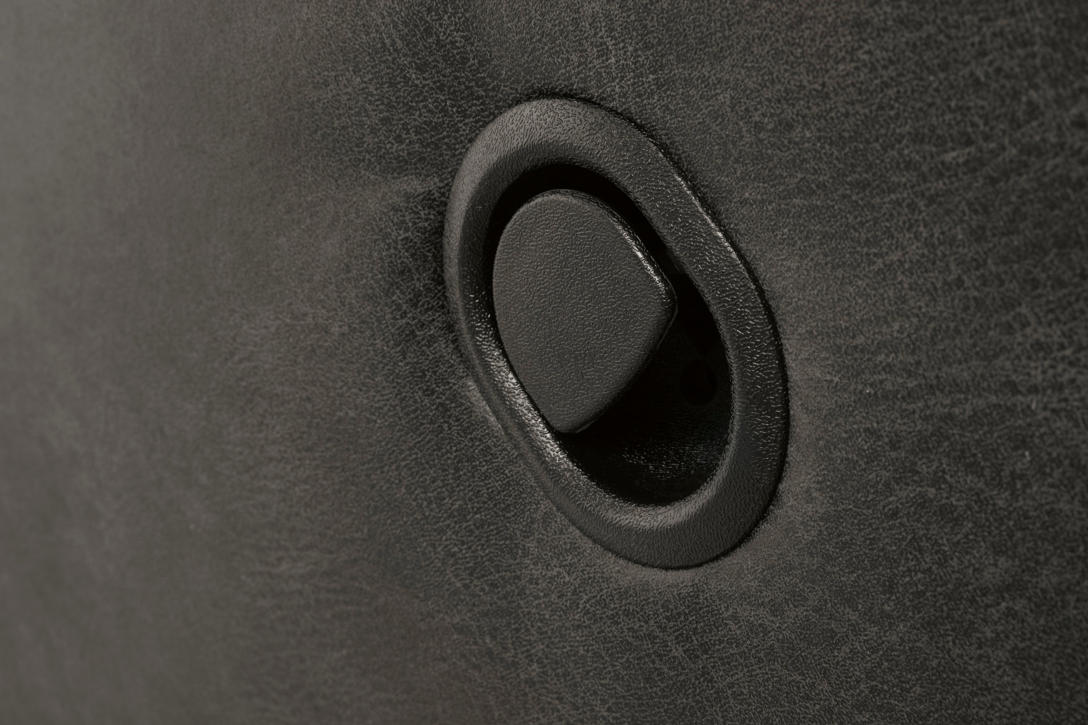 Tambo Recliner 10