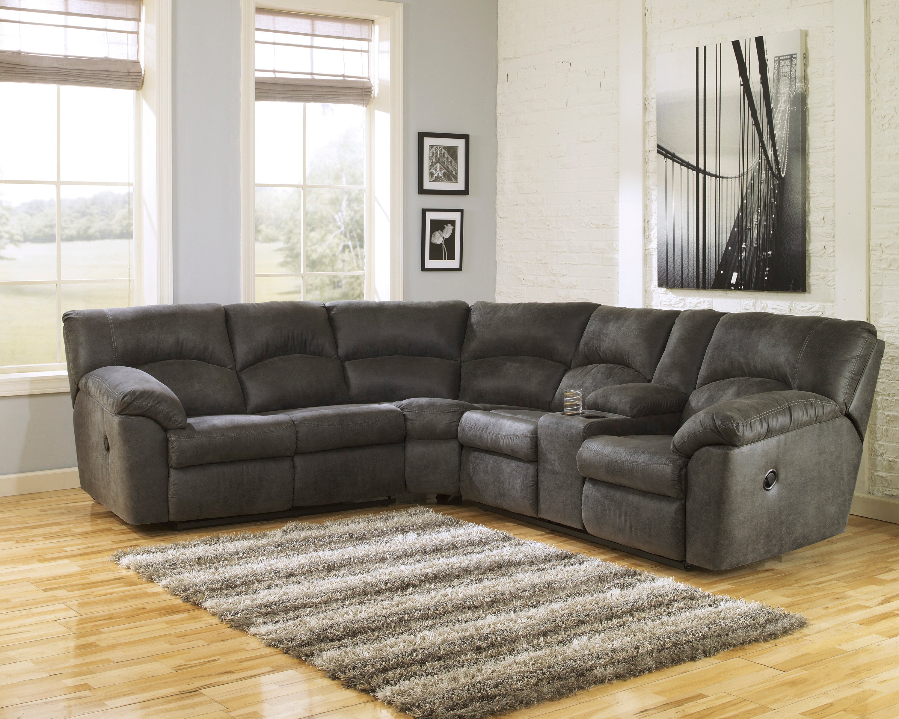 Tambo Reclining Sectional 9
