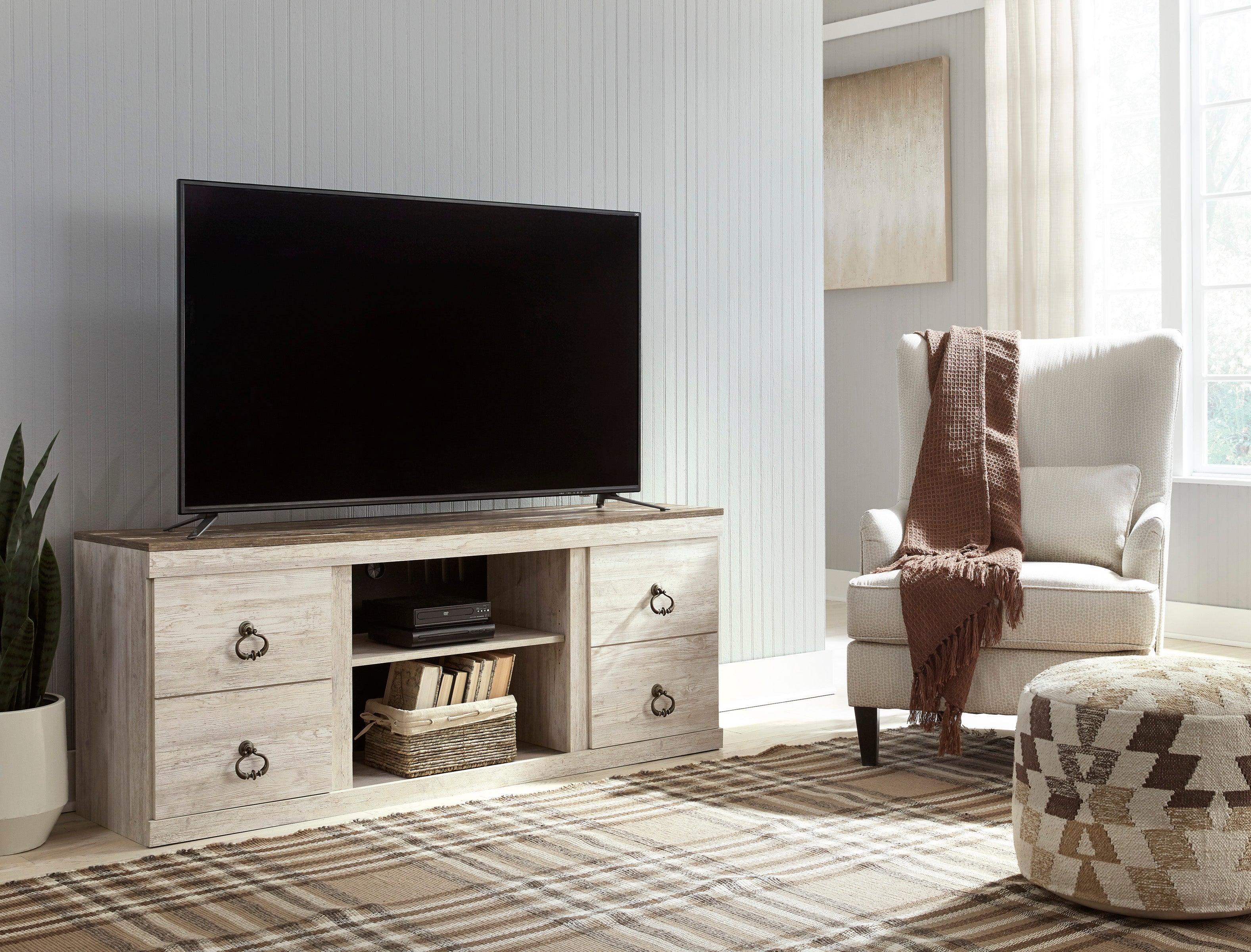 Willowton Larg TV Stand 3