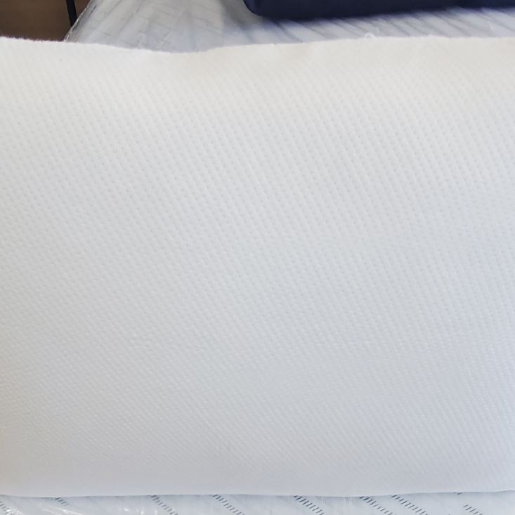 Comfort rest memory foam pillow