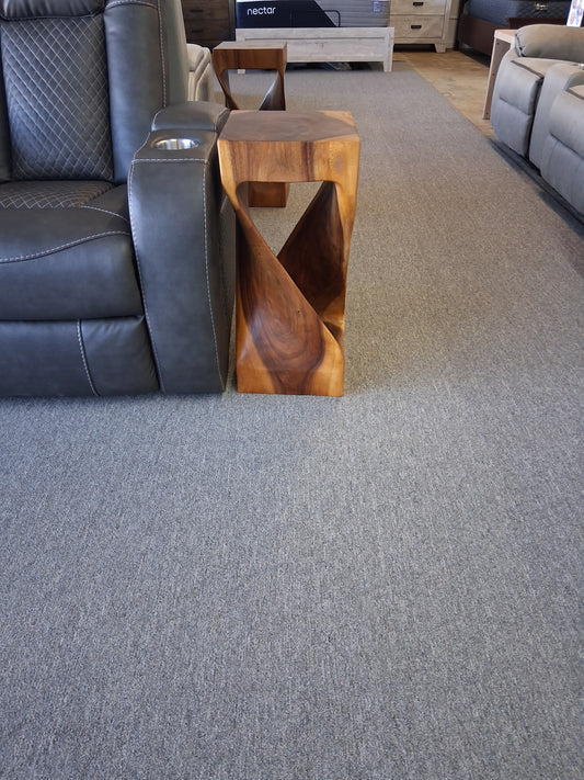 Solana wood table