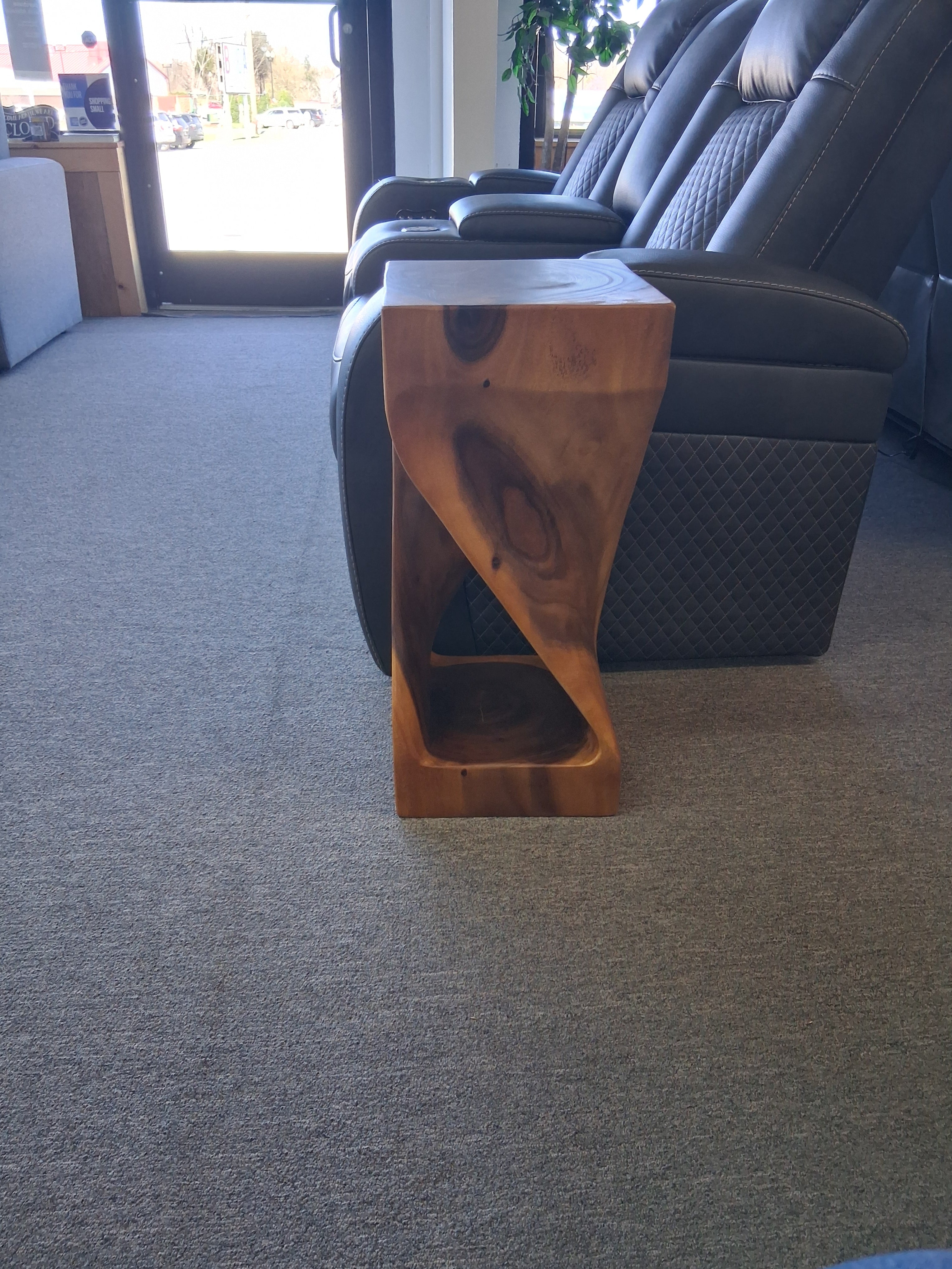 Solana wood table 4
